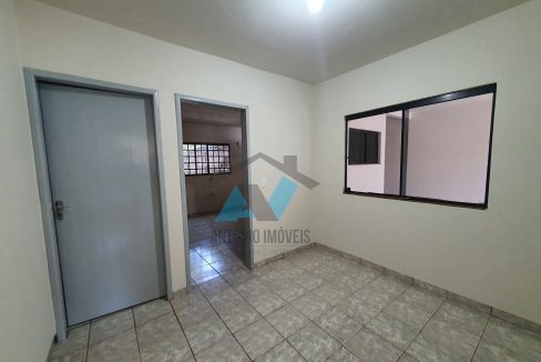 casa no pioneiro com ponto comercial cod 0177