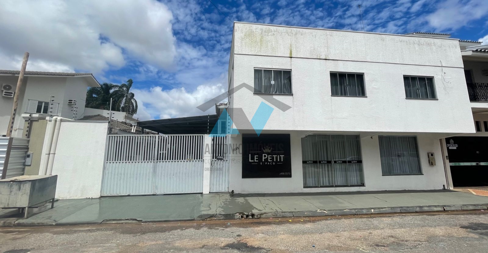 Cod. 201 Prédio Comercial com Ótima Localização e Estrutura