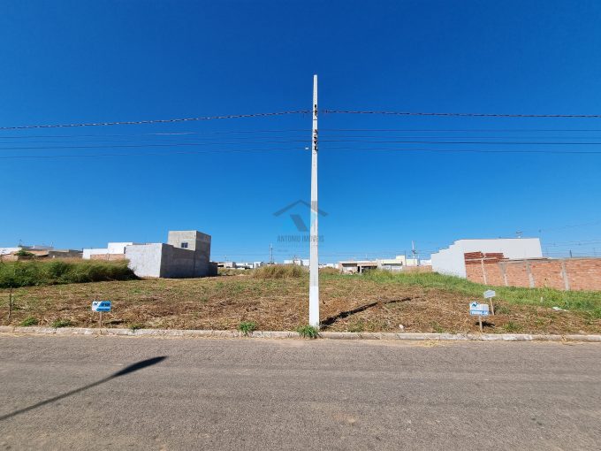 Cod. 095 – Dois lotes/terrenos lado a lado na Avenida Carnaúba no bairro Buritis 5