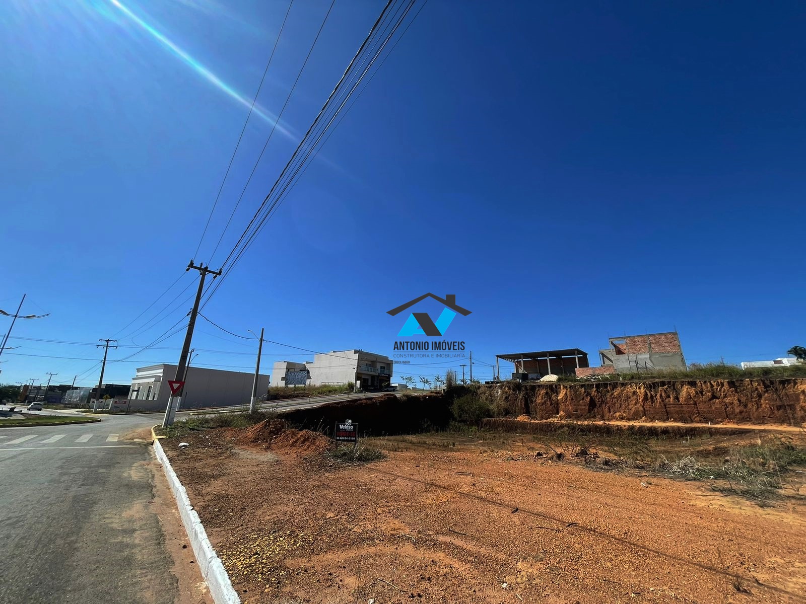 Cód. 014 – Terrenos Comerciais Localizados na Avenida dos Lagos no Parque das Águas