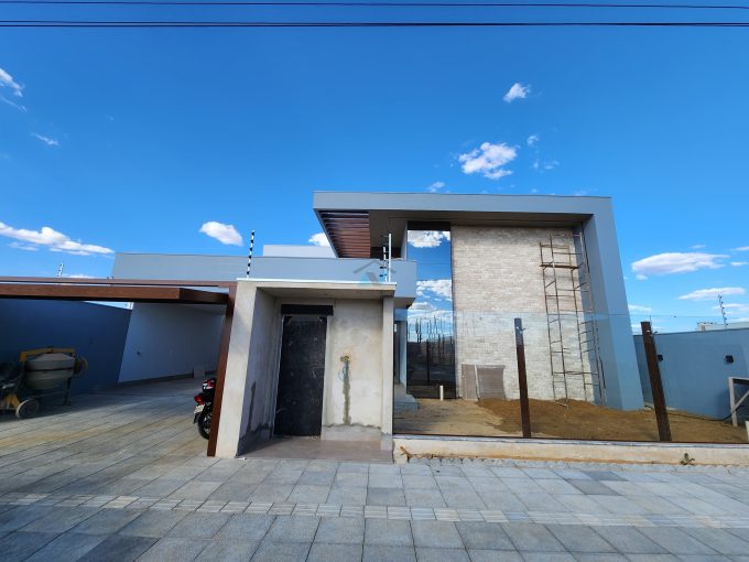 Cod. 401 – Casa de alto padrão no Belvedere com 4 suítes e móveis planejados