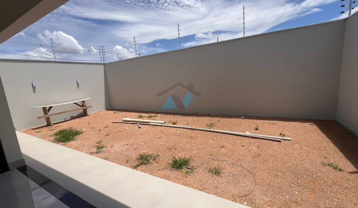 WhatsApp Image 2025-11-27 at 09.50.08 (1)